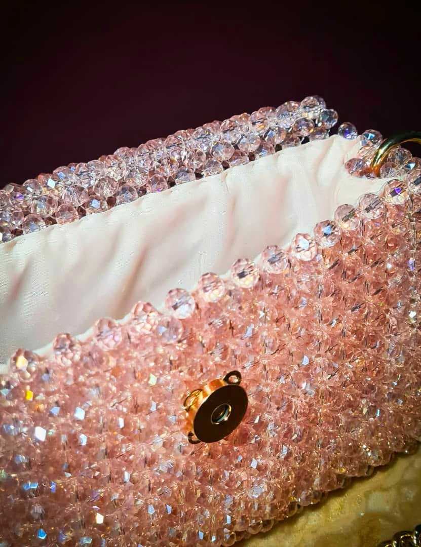 a-chic-handcrafted-handbag-made-of-sparkling-glass-crystal-beads