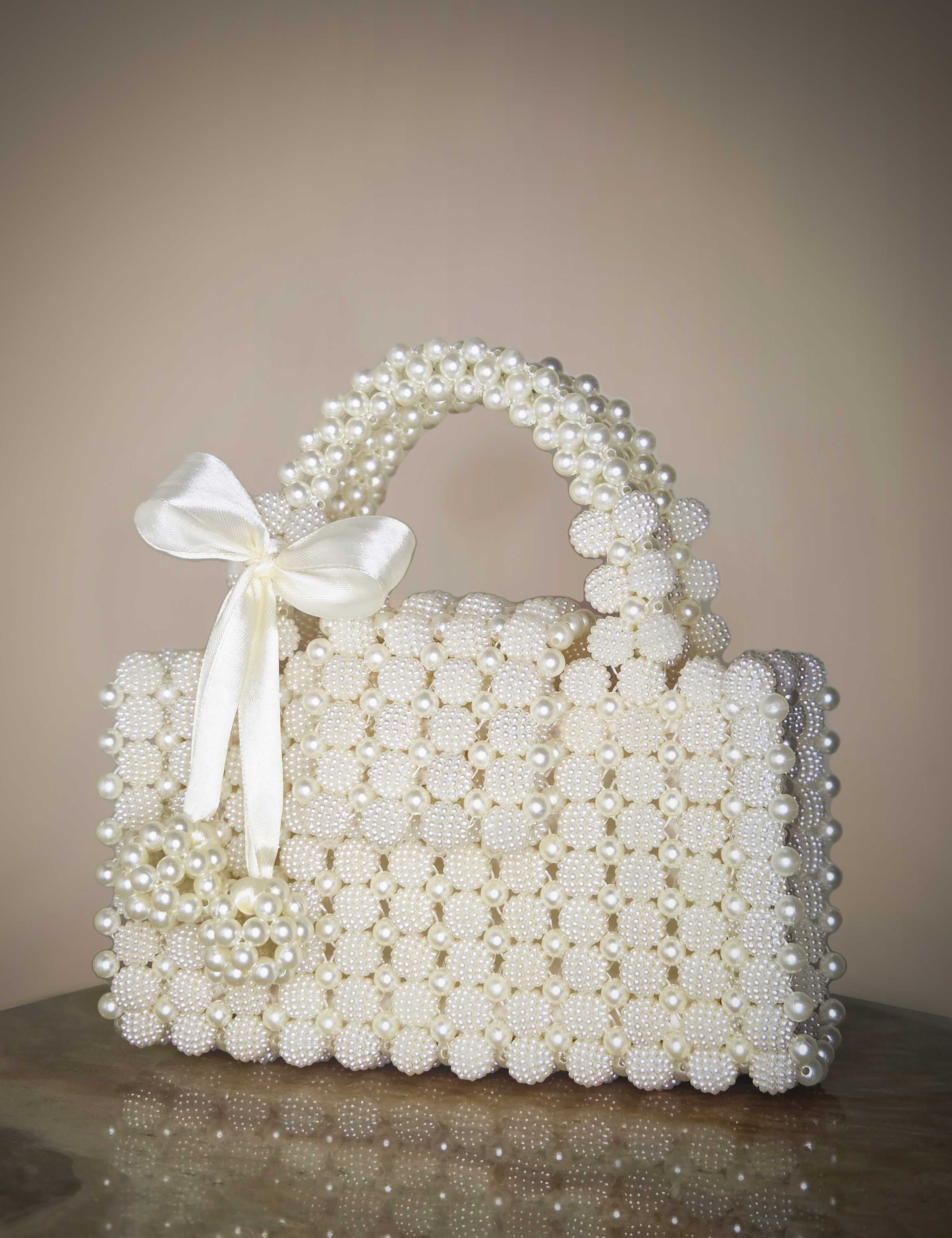 an-elegant-handbag-crafted-from-luxurious-pearl-beads