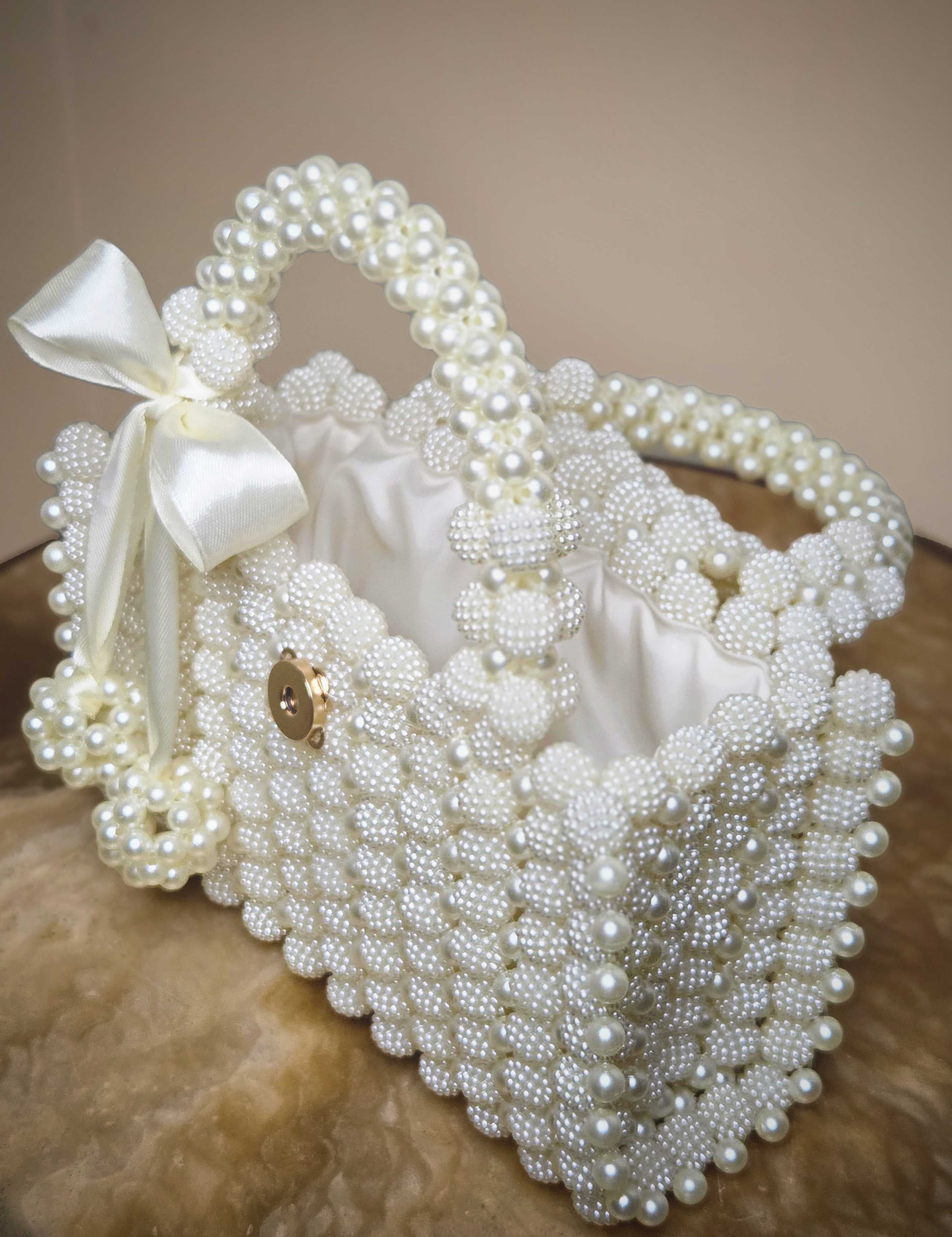 an-elegant-handbag-crafted-from-luxurious-pearl-beads