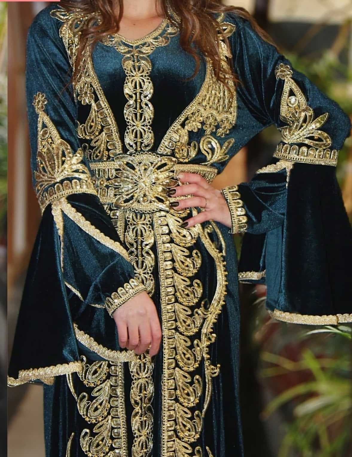 A velvet caftan olive  48