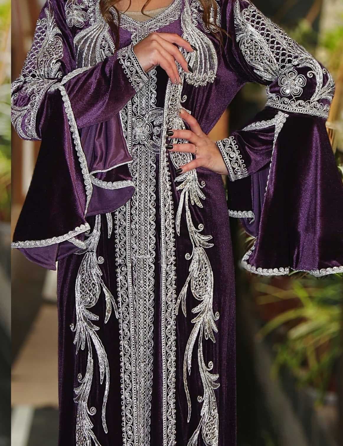 A velvet caftan purple  48