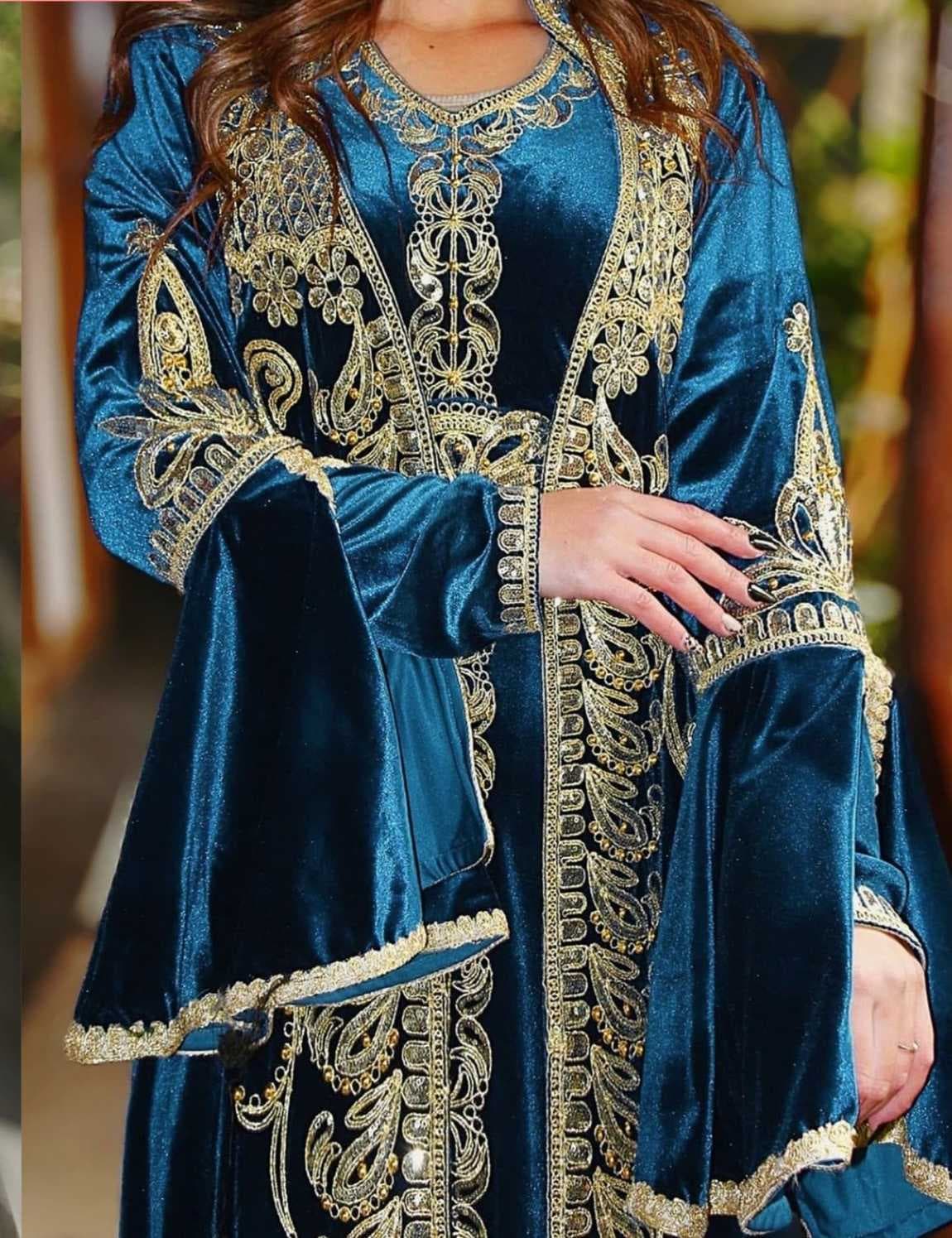 A velvet caftan Dark Blue  48