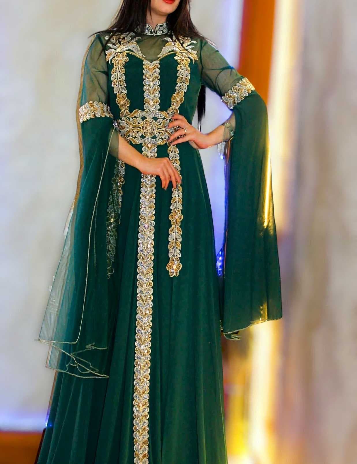A luxurious caftan Green  2XL