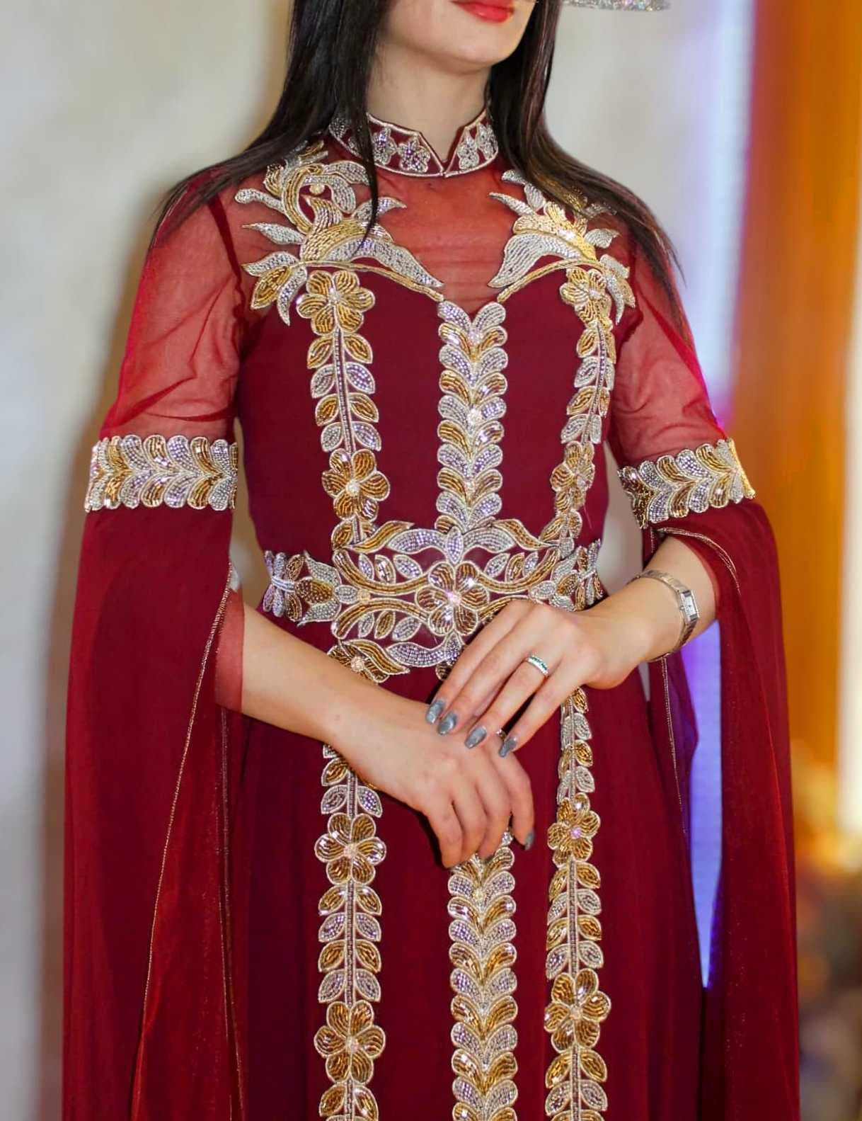 A luxurious caftan red  2XL