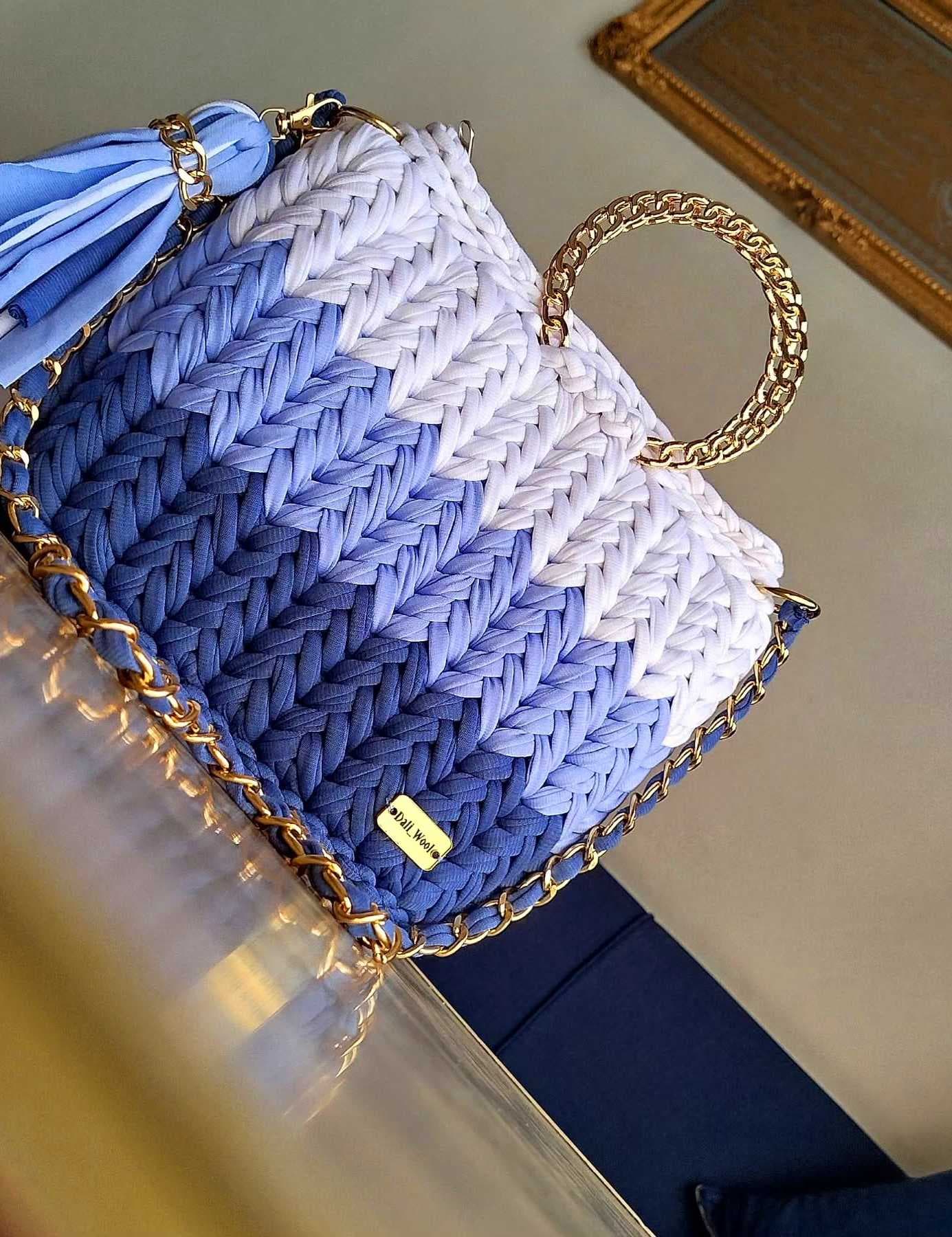 handmade-womens-bag-with-elegant-color