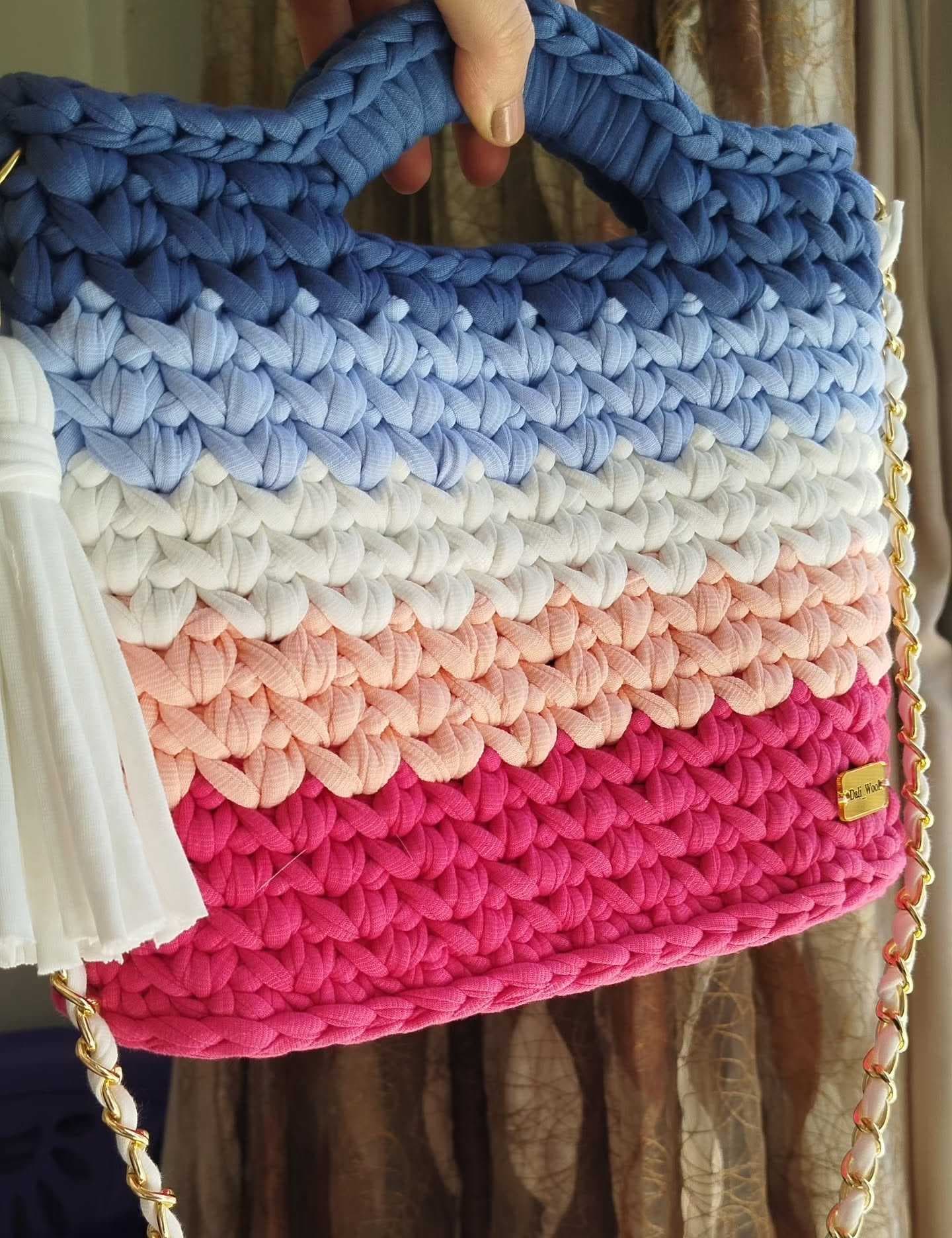 a-stylish-handcrafted-crochet-handbag