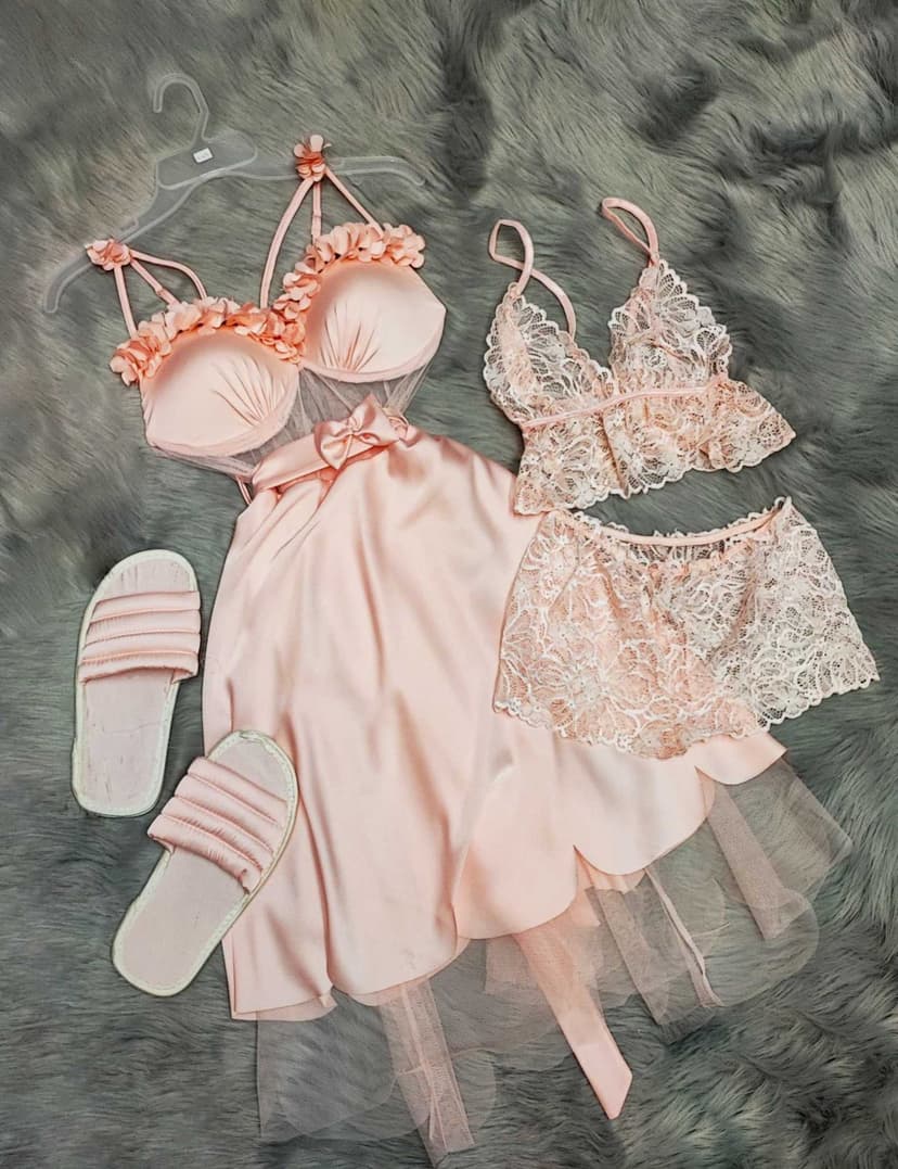 A lingerie set somo  44