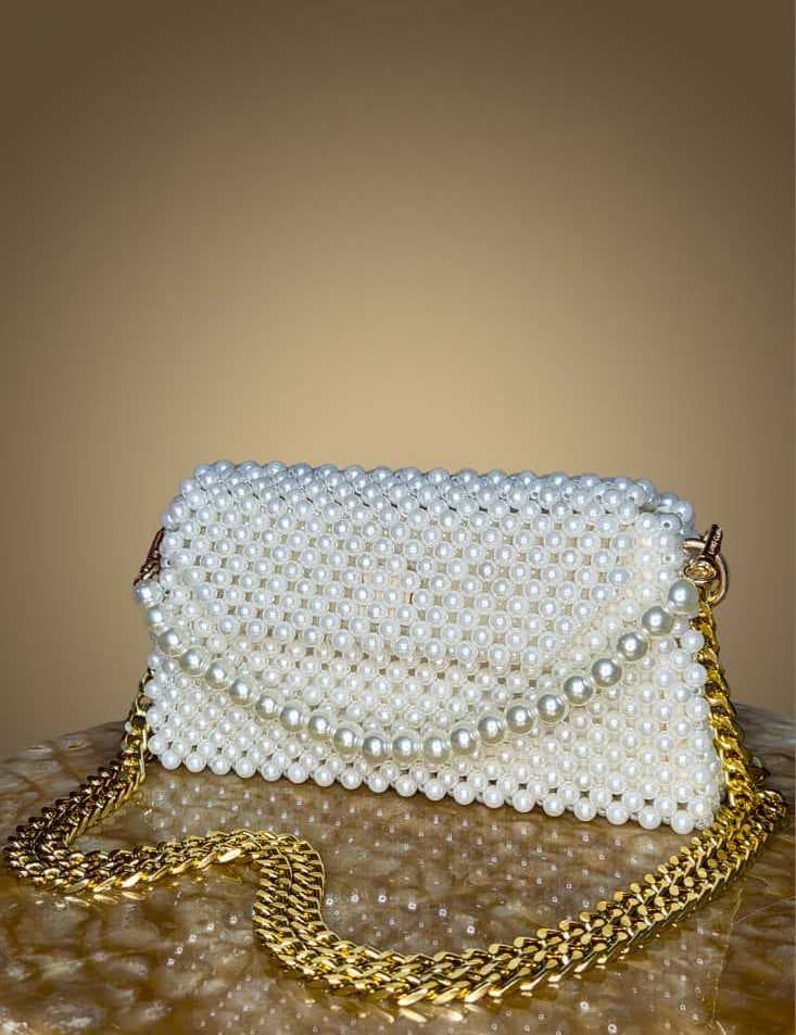 a-luxurious-pearl-handbag