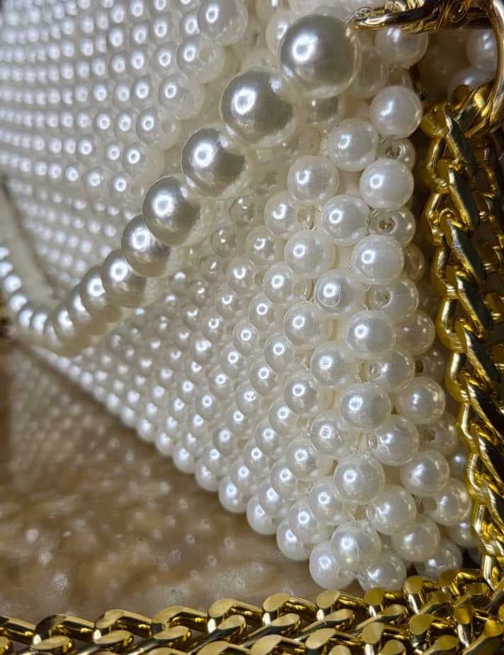 a-luxurious-pearl-handbag