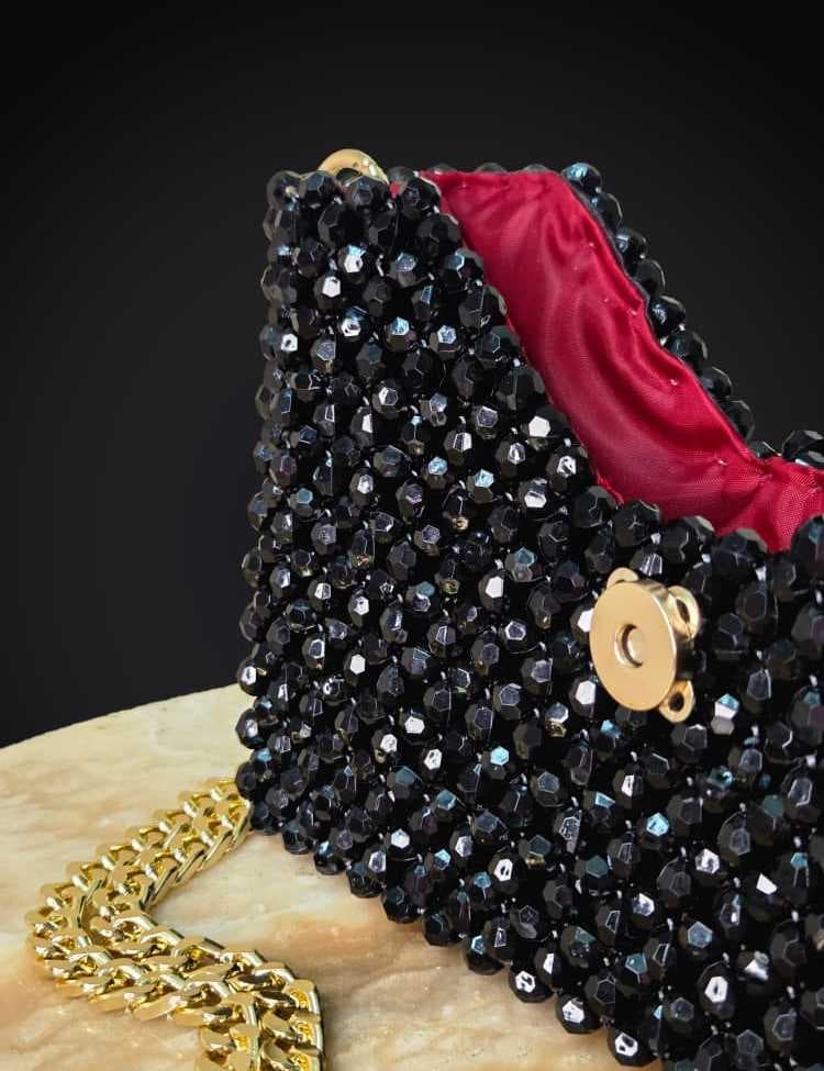 a-luxurious-acrylic-crystal-handbag